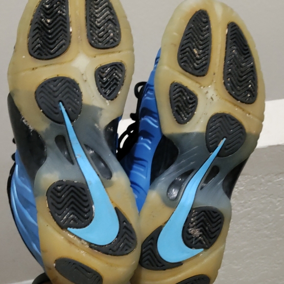 Nike Air Foamposites/ Little Posites' UNC Blue & Metallic Gold - Picture 7 of 9